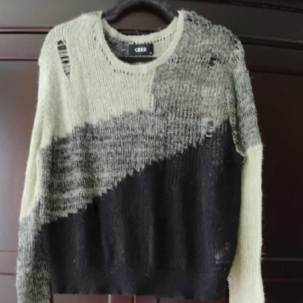 Cider Women's Distressed Black and Green Sweater